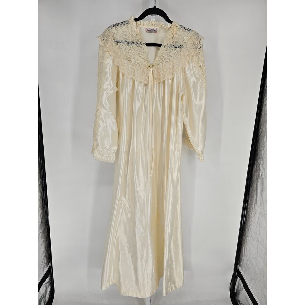 Donna Richard Ivory lace Trim Vintage Slip Women's Regular Size Elegant Lingerie